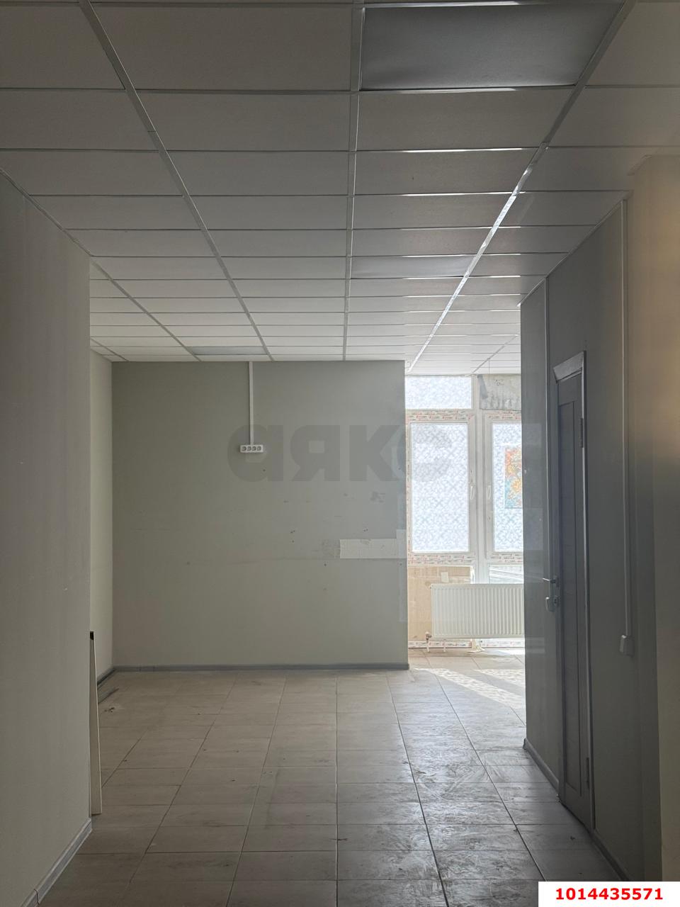 Фото №2: Торговое помещение 47 м² - Краснодар, жилой комплекс Дыхание, ул. Лётчика Позднякова, 2