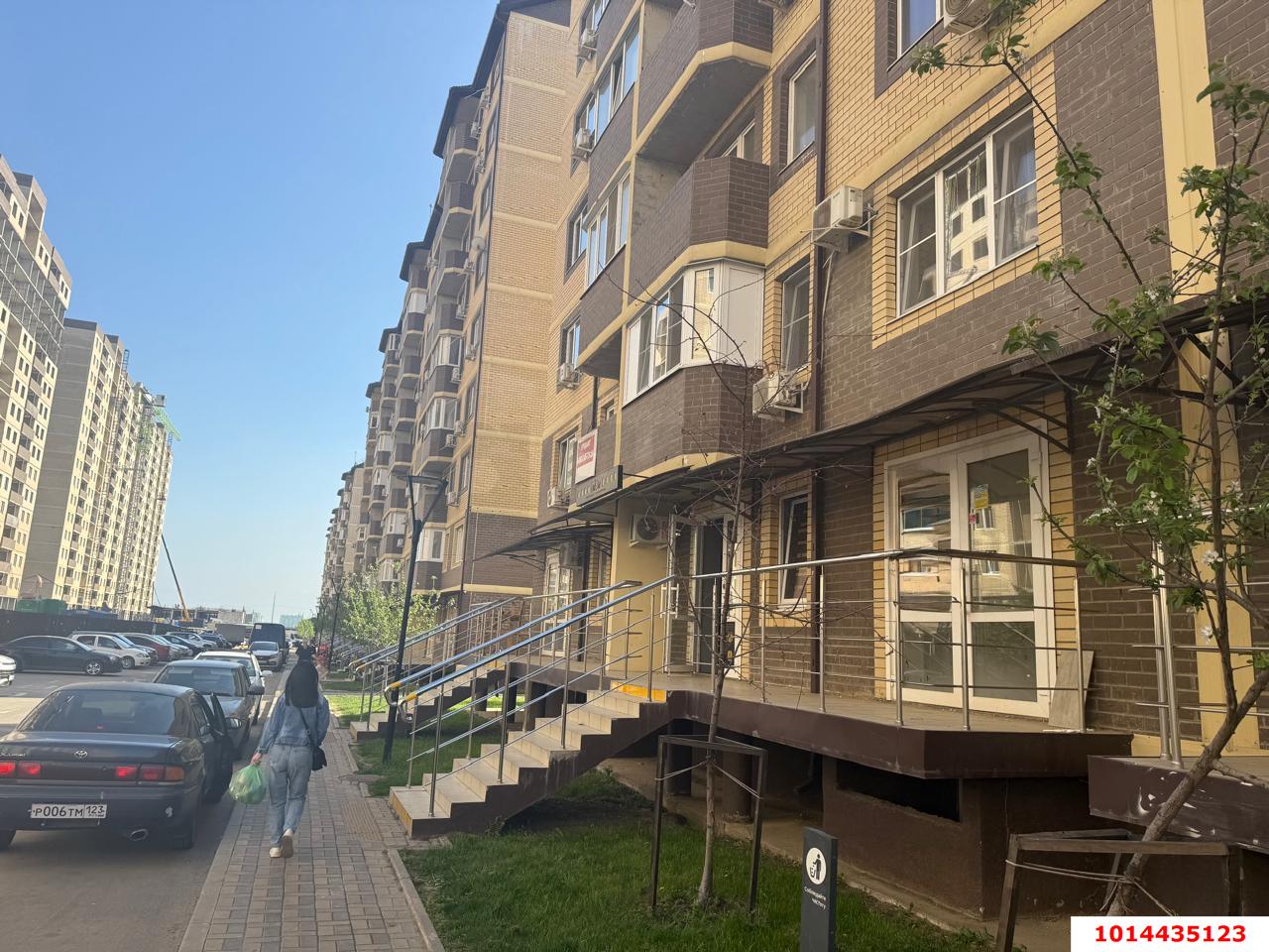 Фото №1: Торговое помещение 54 м² - Краснодар, жилой комплекс Дыхание, ул. Лётчика Позднякова, 2