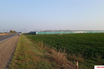 Фото №1: Коммерческая земля 100 сот. - Новотитаровская, 