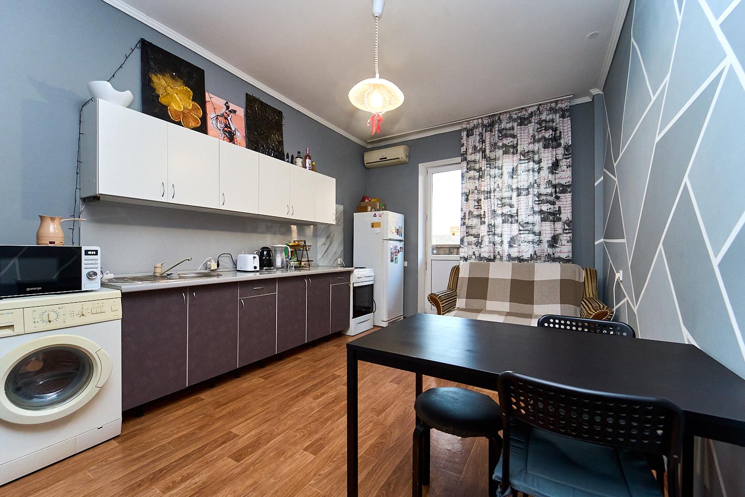 Фото №1: 2-комнатная квартира 85 м² - Краснодар, Центральный внутригородской округ, мкр. Завод Измерительных Приборов, ул. Зиповская, 3/3