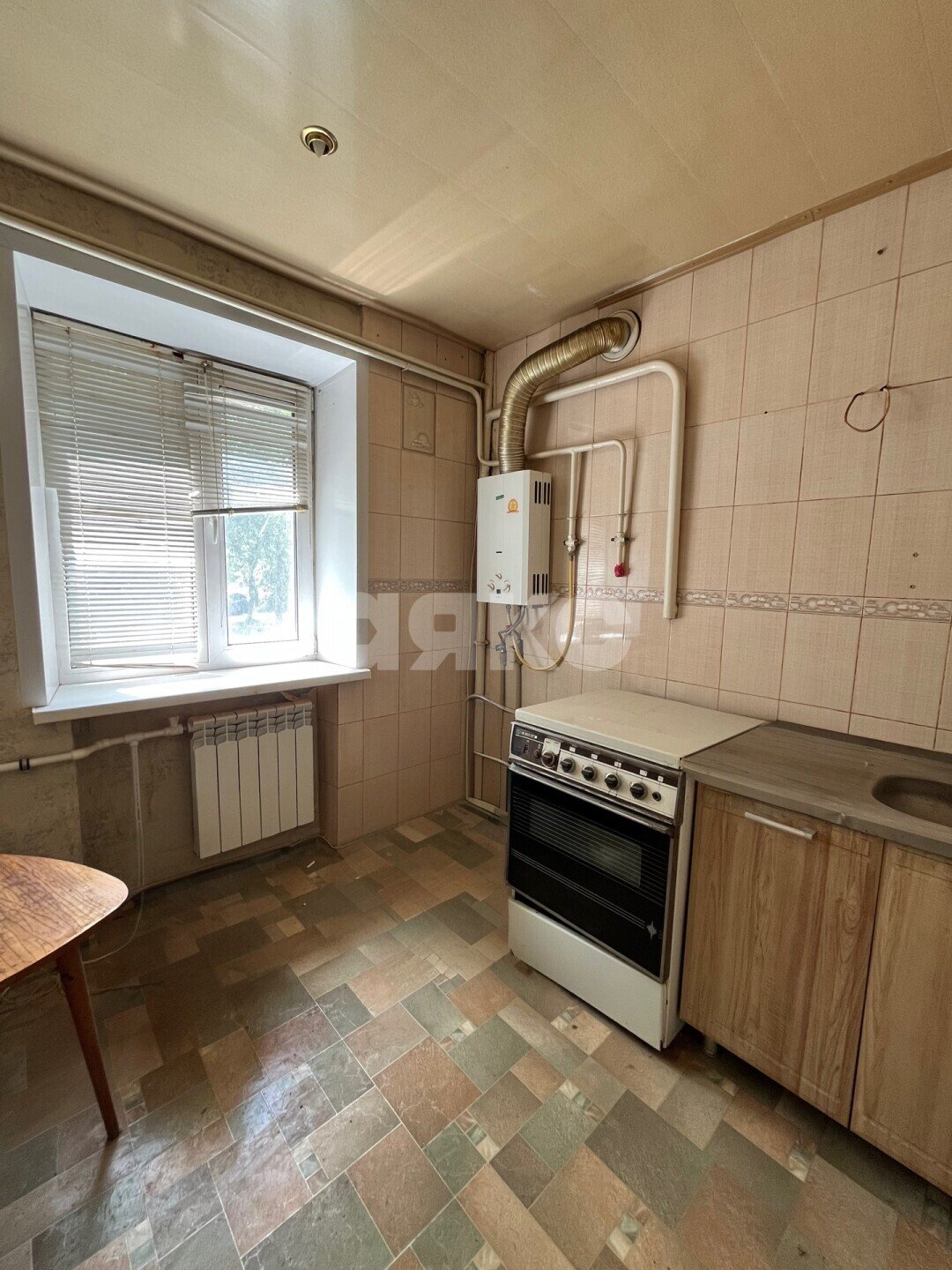 Фото №6: 1-комнатная квартира <span class="whitespace-nowrap">30 м²</span>, <span class="whitespace-nowrap">1/5 эт.</span> - Мариуполь, р. Кальмиусский, пр-кт Металлургов, 221
