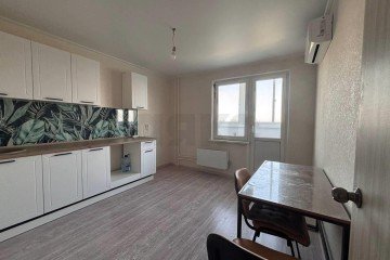 Фото №1: 2-комнатная квартира 56 м² - Краснодар, мкр. Почтовый, ул. имени Валерия Гассия, 22