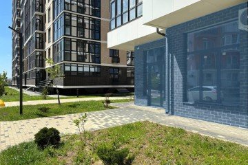 Фото №1: Торговое помещение 52 м² - Краснодар, мкр. жилой комплекс Зелёный театр, ул. Константина Гондаря