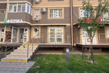 Фото №2: Торговое помещение 44 м² - Краснодар, мкр. жилой комплекс Дыхание, ул. Лётчика Позднякова, 2к8