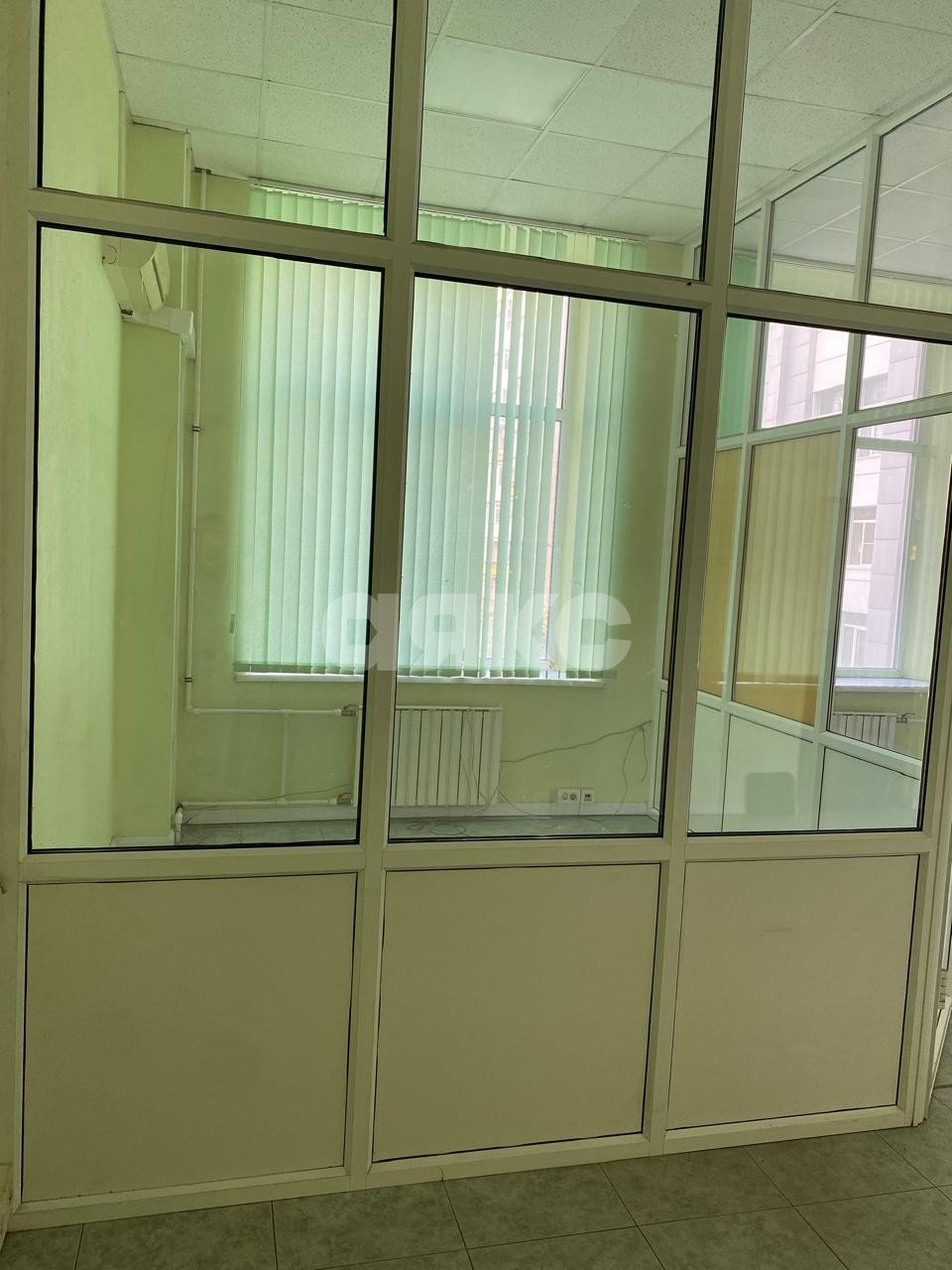 Фото №3: Коммерция 33 м² - Ростов-на-Дону, Октябрьский, пр-кт Будённовский, 80