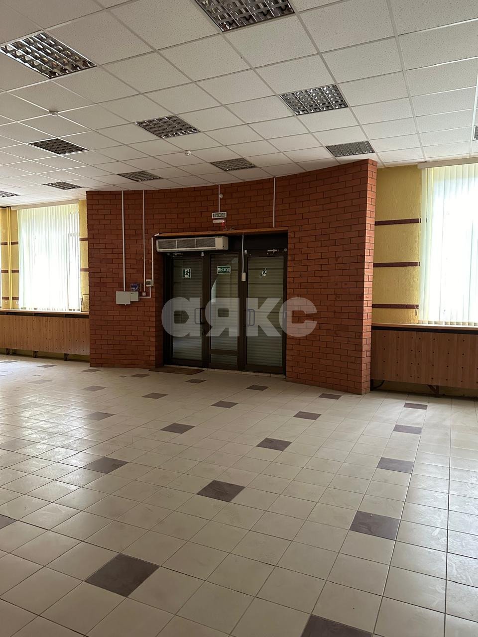 Фото №2: Коммерция 500 м² - Ростов-на-Дону, 4-й, пр-кт Королёва, 16А