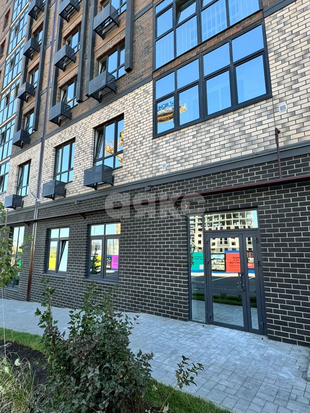 Фото №1: Коммерция 152 м² - Ростов-на-Дону, поселок Кирпичный, пр-кт 40-летия Победы, 113/3