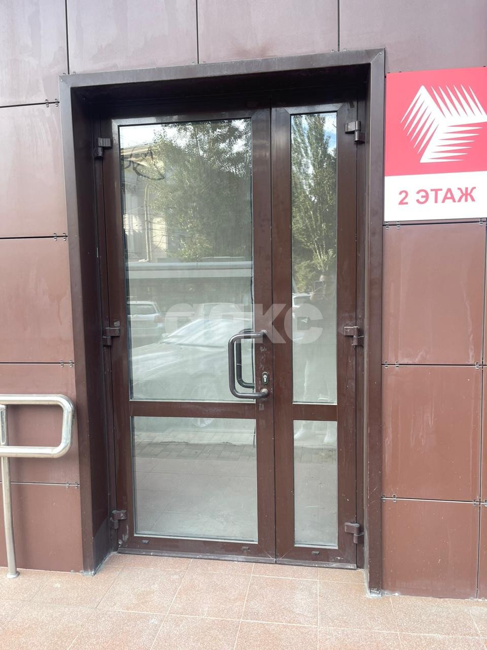Фото №2: Коммерция 150 м² - Ростов-на-Дону, Первомайский, ул. 1-й Конной Армии, 13В