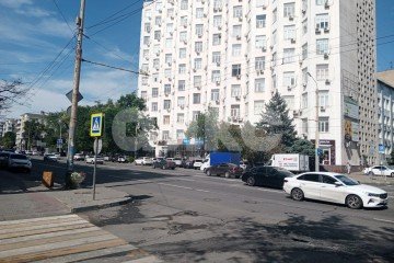Фото №1: Коммерция 84 м² - Ростов-на-Дону, р. Октябрьский, пр-кт Будённовский, 80