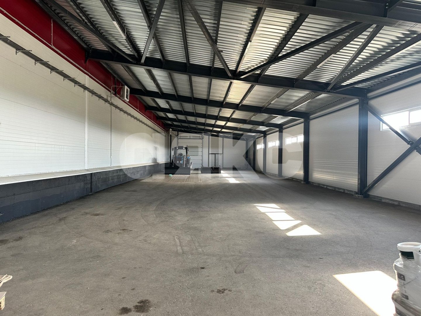 Фото №3: Коммерция 530 м² - Ростов-на-Дону, Октябрьский, ул. Оганова, 37