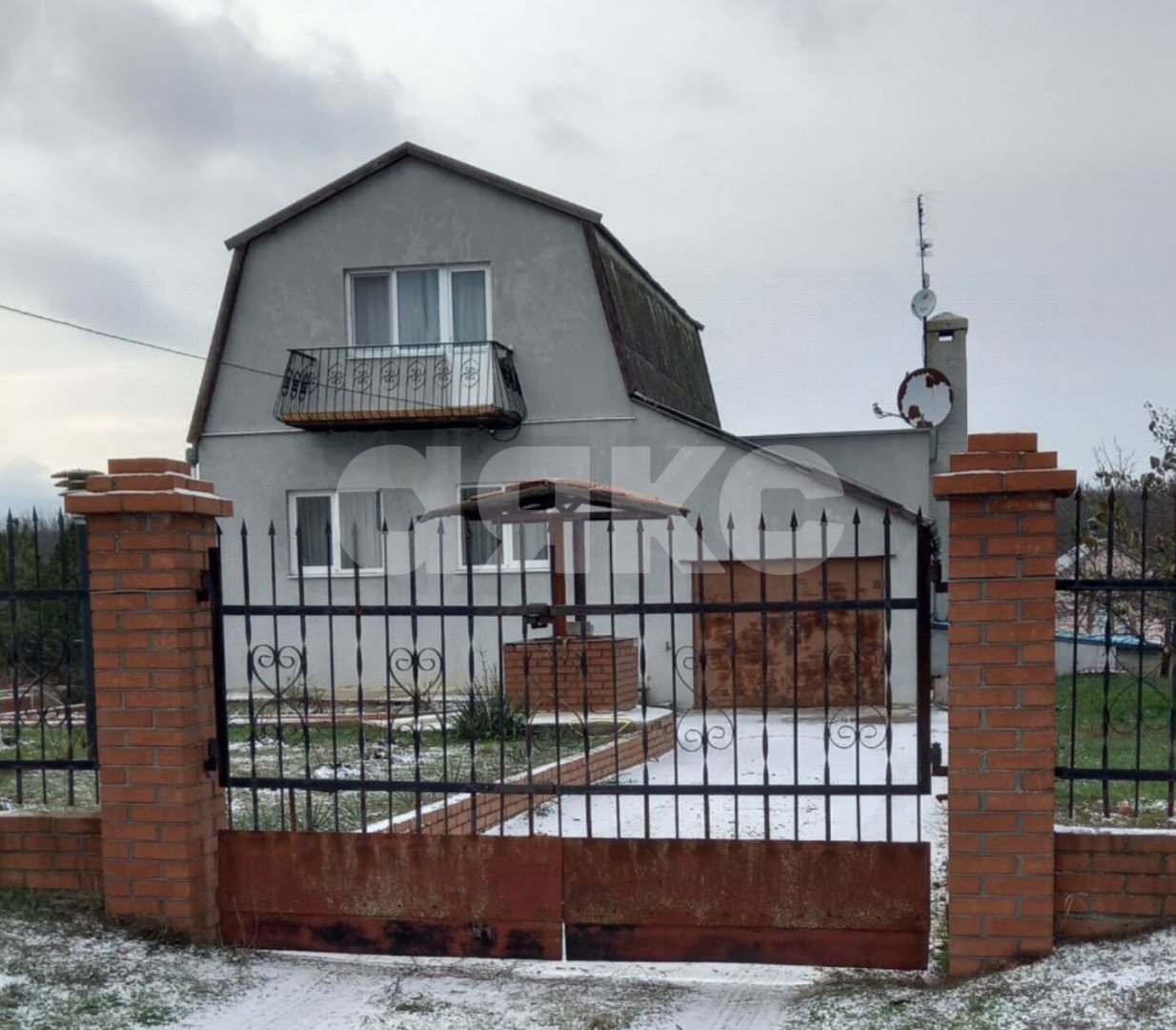 Фото №1: Коттедж 260 м² + 30 сот. - Мариуполь, Центральный, ул. Греческая площадь