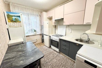 Фото №1: 4-комнатная квартира 76 м² - Нижнекамск, мкр. 27-й, пр-кт Мира, 48
