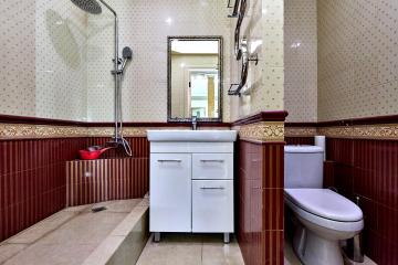 Фото №2: Коммерция 128 м² - Краснодар, мкр. Юбилейный, б-р Платановый, 15