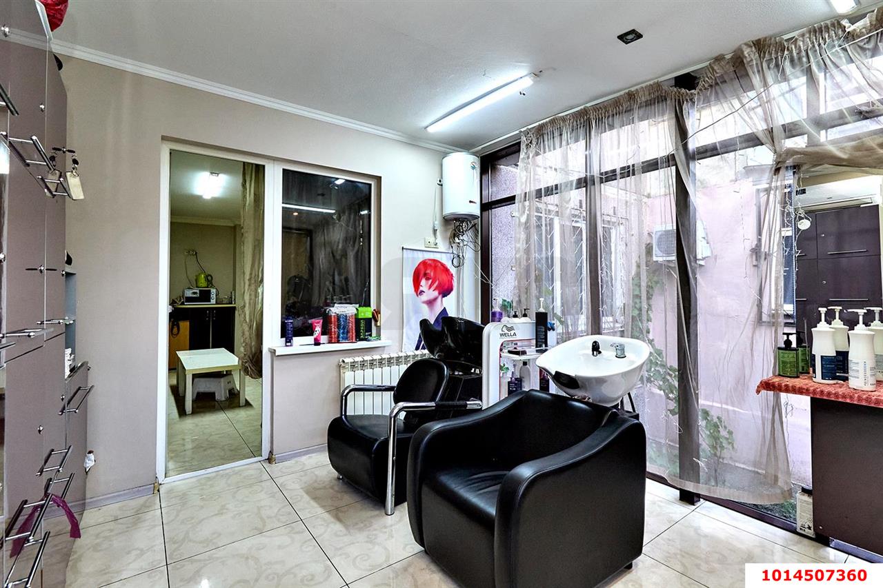 Фото №14: Торговое помещение 128 м² - Краснодар, Юбилейный, б-р Платановый, 15