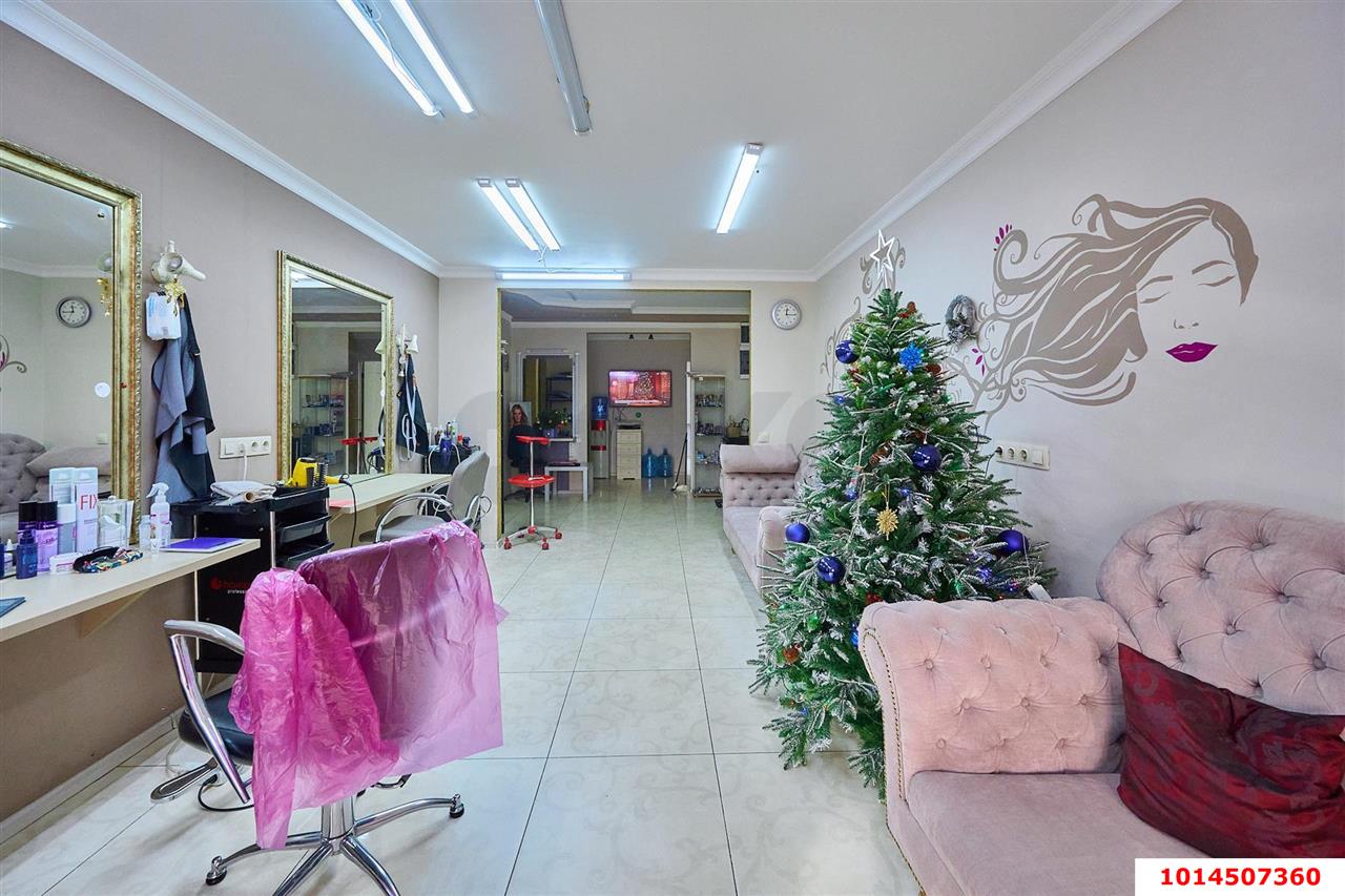 Фото №9: Торговое помещение 128 м² - Краснодар, Юбилейный, б-р Платановый, 15