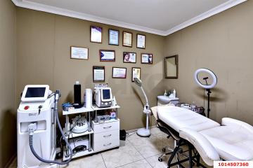 Фото №1: Коммерция 128 м² - Краснодар, мкр. Юбилейный, б-р Платановый, 15