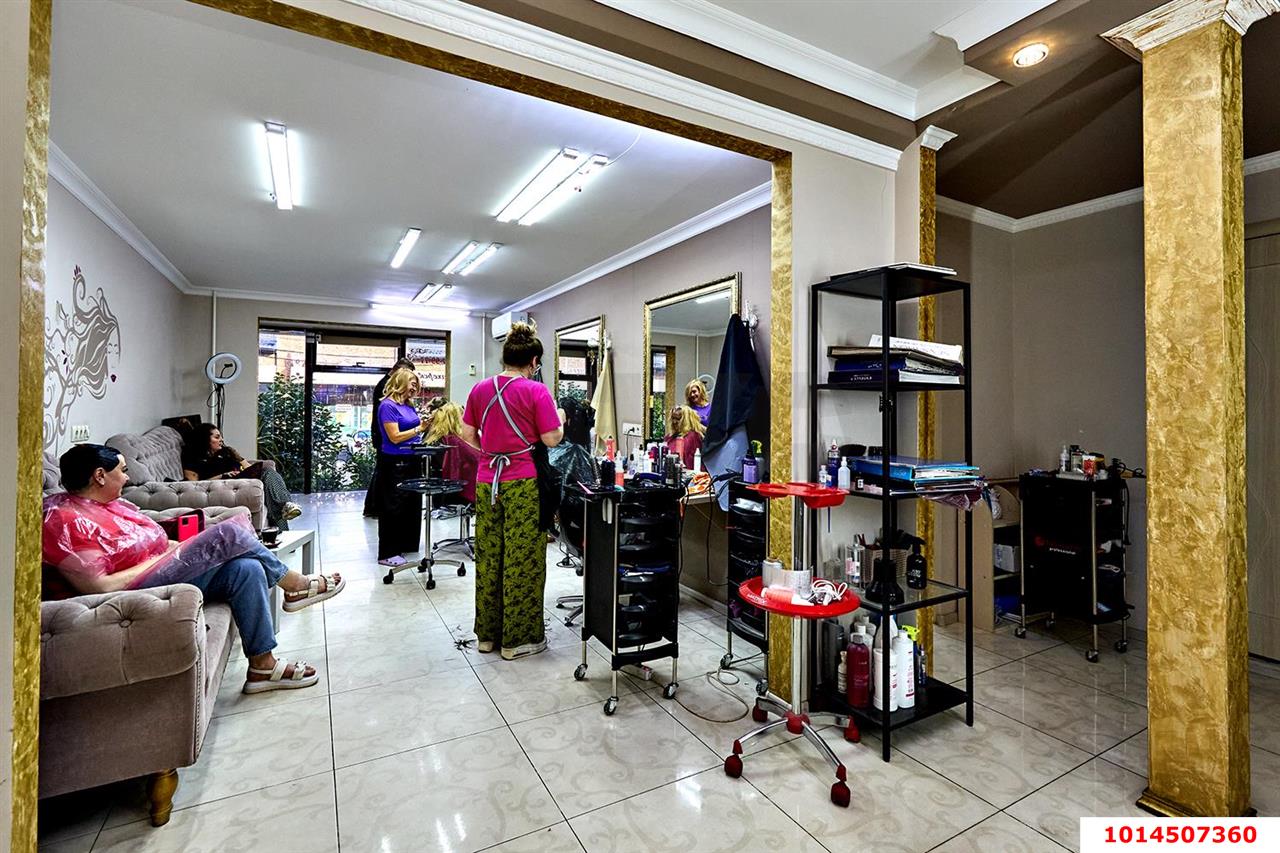 Фото №10: Торговое помещение 128 м² - Краснодар, Юбилейный, б-р Платановый, 15