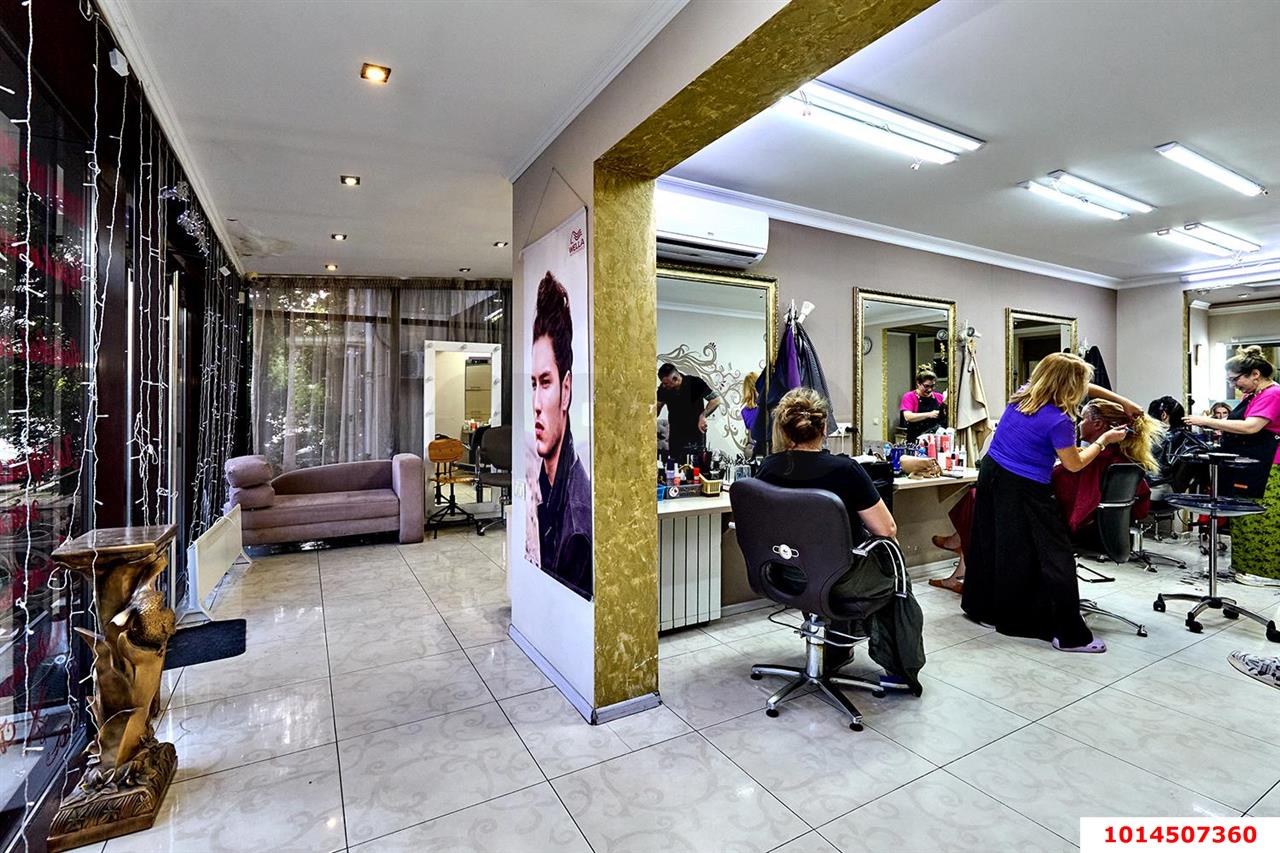 Фото №13: Торговое помещение 128 м² - Краснодар, Юбилейный, б-р Платановый, 15