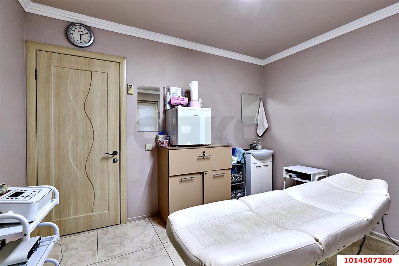 Фото №4: Коммерция 128 м² - Краснодар, Западный внутригородской округ, мкр. Юбилейный, б-р Платановый, 15