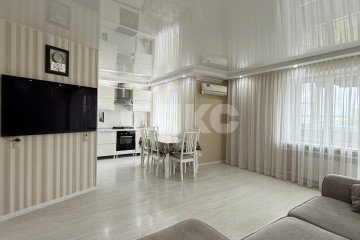 Фото №1: 4-комнатная квартира 73 м² - Альметьевск, мкр. 2Б, пр-кт Строителей, 37