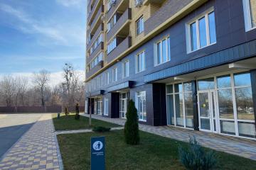 Фото №1: 1-комнатная квартира 42 м² - Краснодар, мкр. Гидростроителей, ул. имени Снесарева, 17/1к1