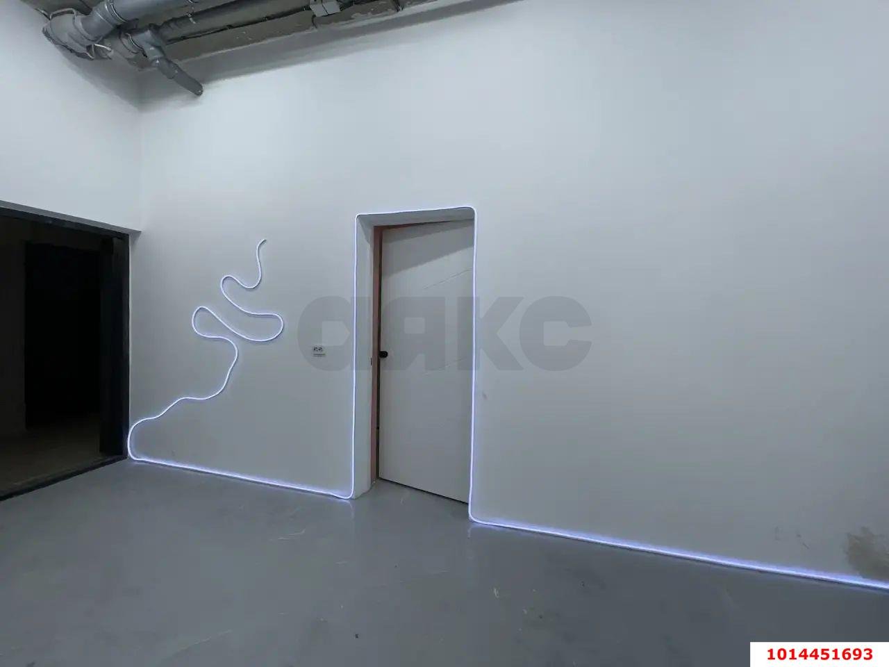 Фото №2: Коммерция 35 м² - Краснодар, Прикубанский внутригородской округ, мкр. жилой комплекс Самолёт, ул. Западный Обход, 39/2к5