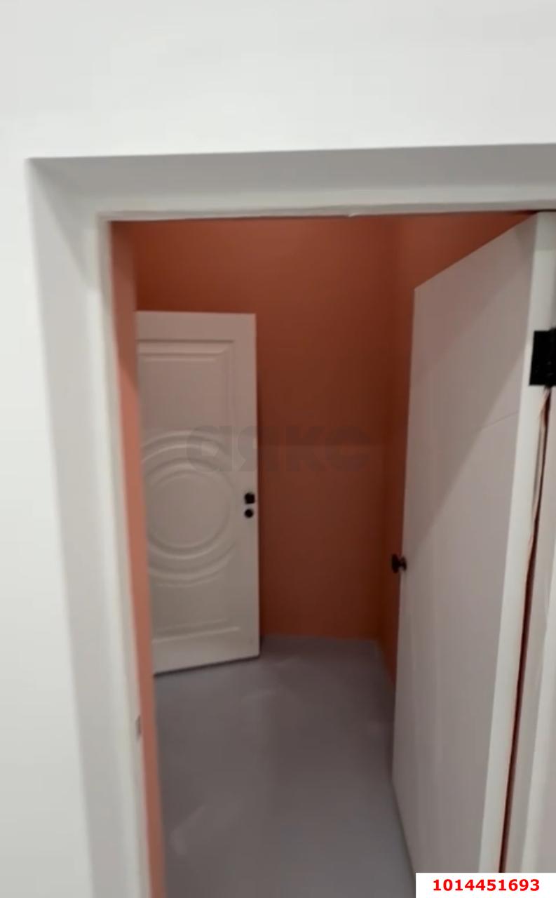 Фото №6: Офисное помещение 35 м² - Краснодар, жилой комплекс Самолёт, ул. Западный Обход, 39/2к5