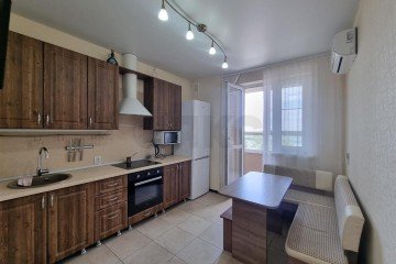 Фото №1: 1-комнатная квартира 38 м² - Краснодар, мкр. Юбилейный, б-р Клары Лучко, 4