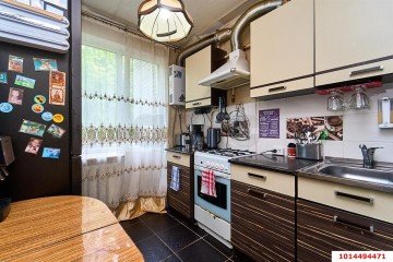 Фото №1: 4-комнатная квартира 66 м² - Краснодар, мкр. Черёмушки, ул. Селезнёва, 196