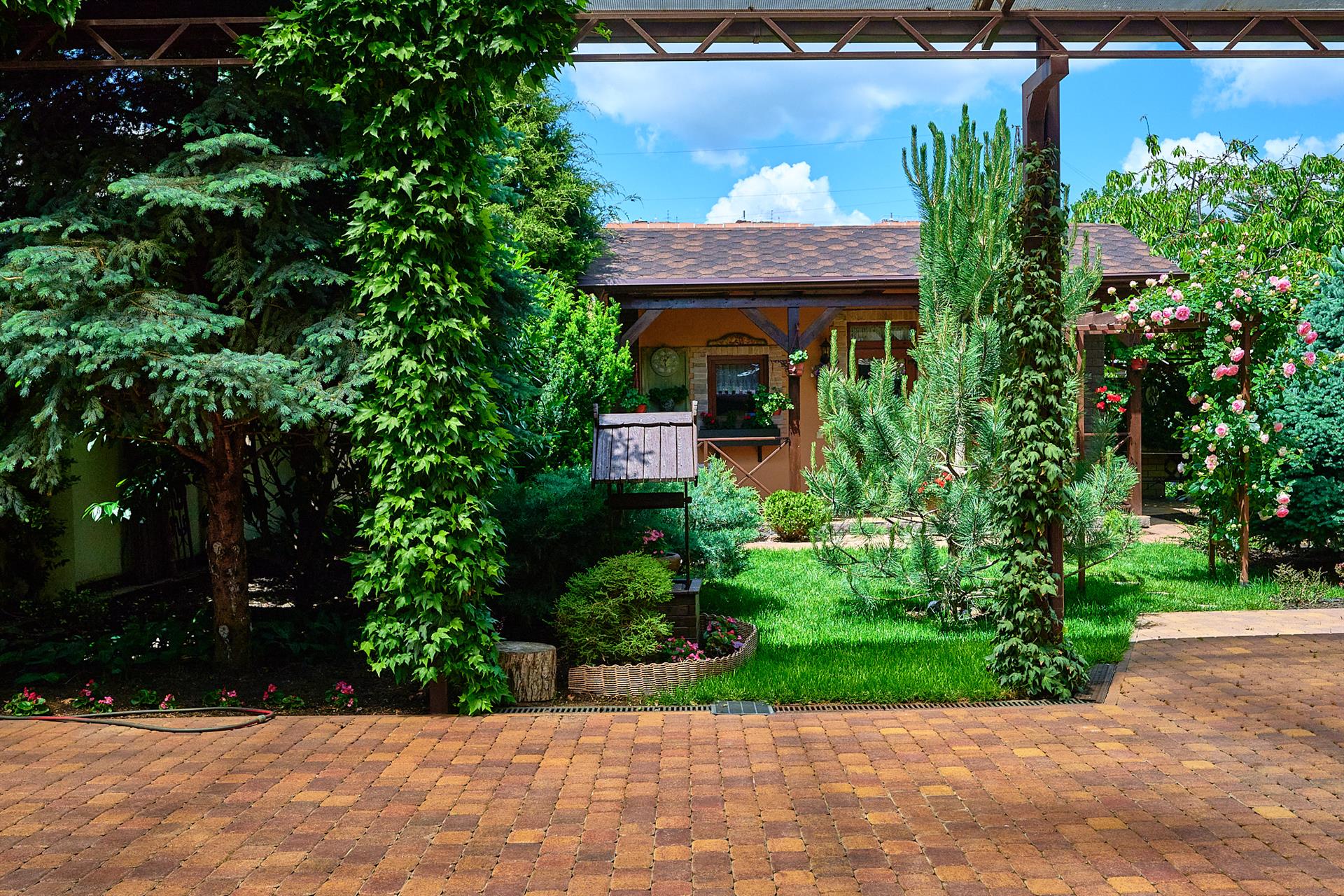 Фото №3: Дом 229 м² + 5.87 сот. - Краснодар, Прикубанский внутригородской округ, Микрохирургии глаза, мкр. СНТ № 1, ул. Персиковая, 512