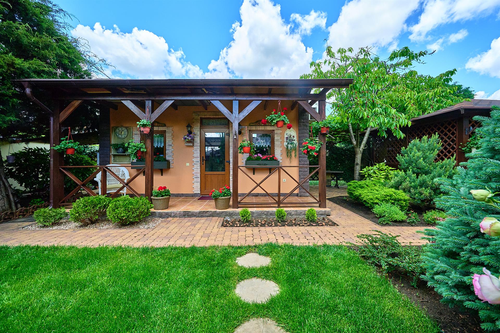 Фото №5: Дом 229 м² + 5.87 сот. - Краснодар, Прикубанский внутригородской округ, Микрохирургии глаза, мкр. СНТ № 1, ул. Персиковая, 512