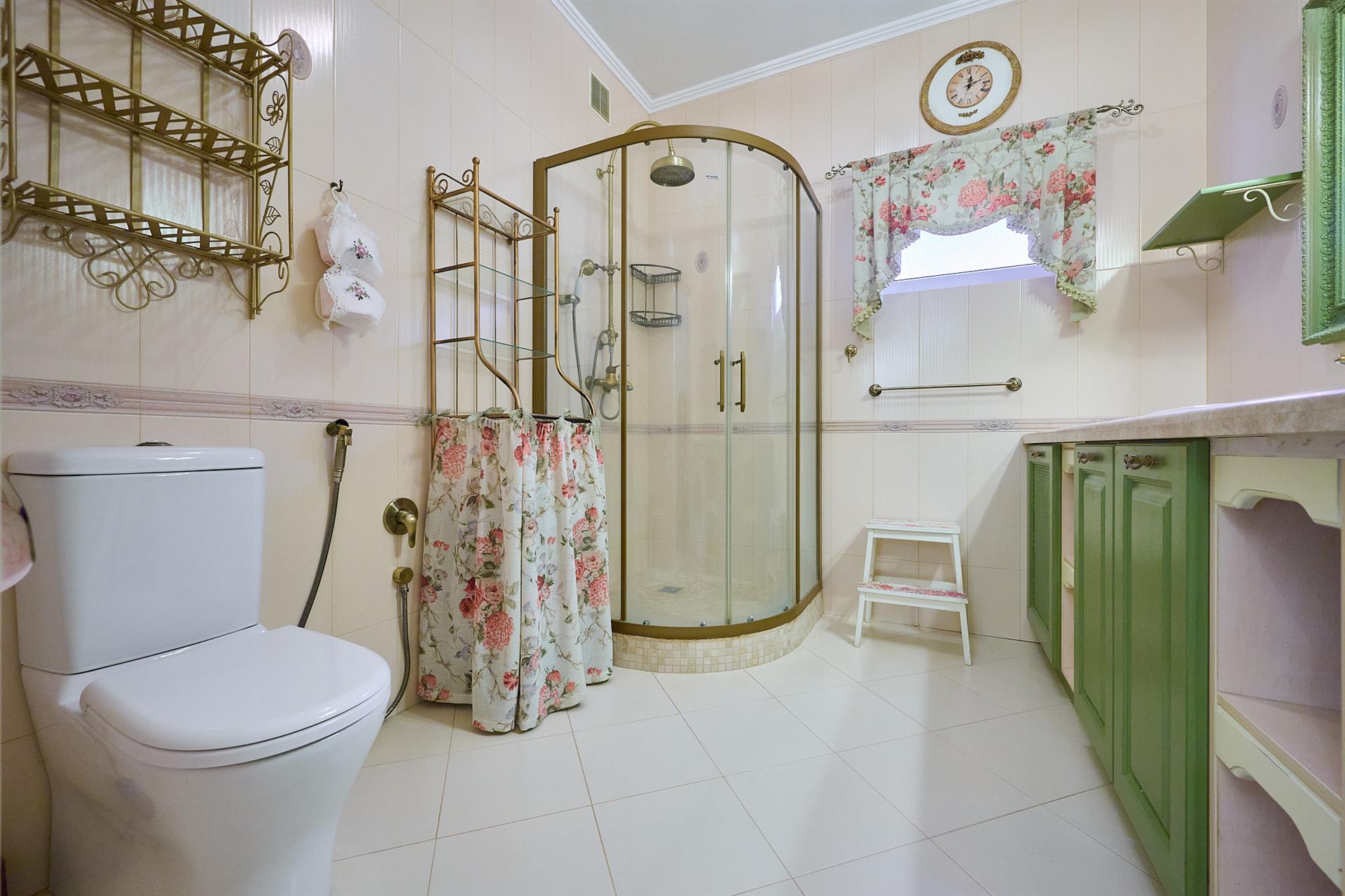 Фото №13: Дом 229 м² + 5.87 сот. - Краснодар, Прикубанский внутригородской округ, Микрохирургии глаза, мкр. СНТ № 1, ул. Персиковая, 512