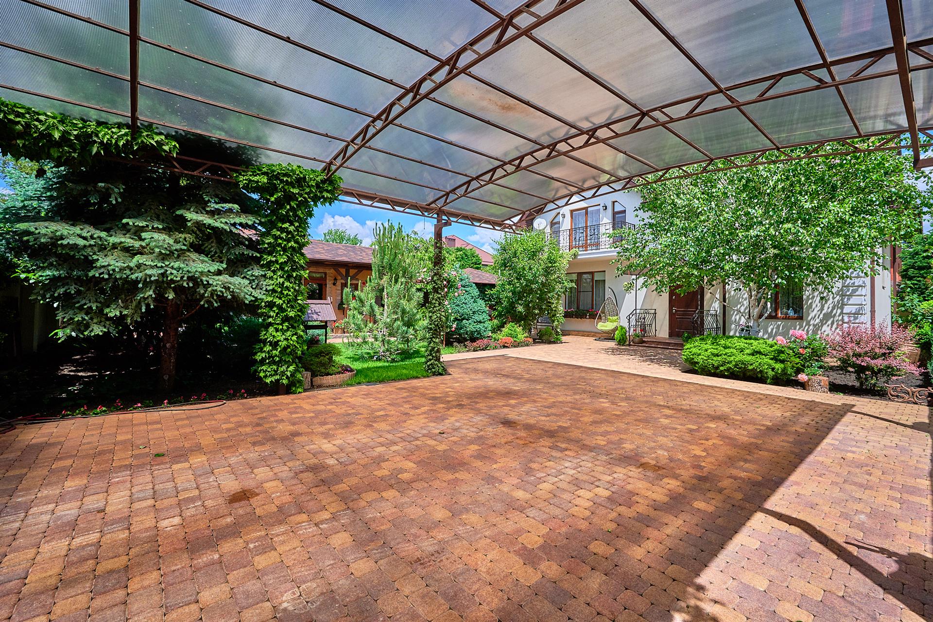 Фото №2: Дом 229 м² + 5.87 сот. - Краснодар, Прикубанский внутригородской округ, Микрохирургии глаза, мкр. СНТ № 1, ул. Персиковая, 512