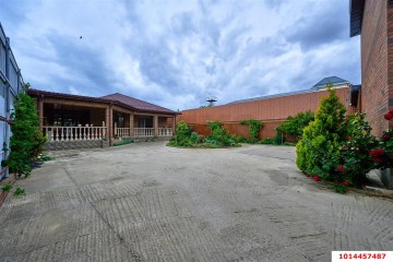 Фото №2: Дом 300 м² - Российский, мкр. Прикубанский внутригородской округ, ул. имени В.М. Комарова, 90