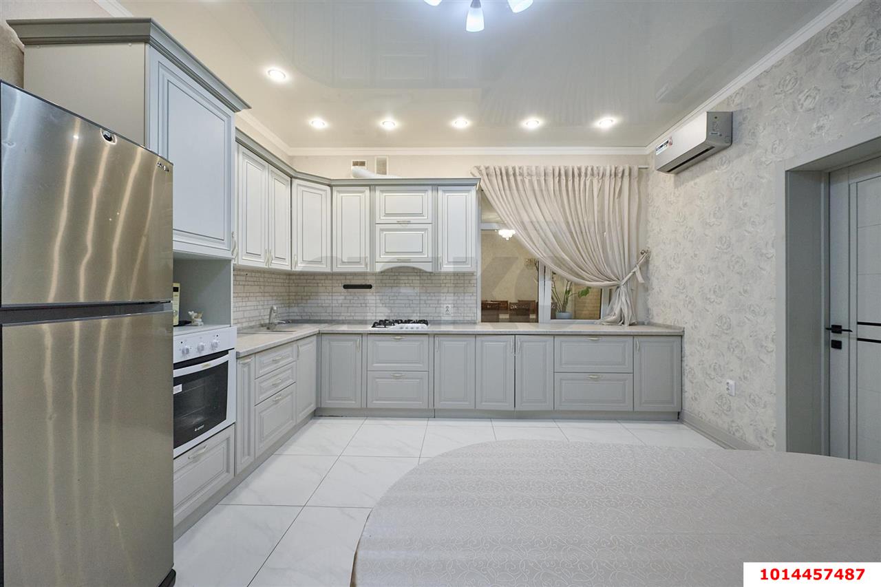 Фото №7: Дом 300 м² + 10 сот. - Российский, Прикубанский внутригородской округ, ул. имени В.М. Комарова, 90