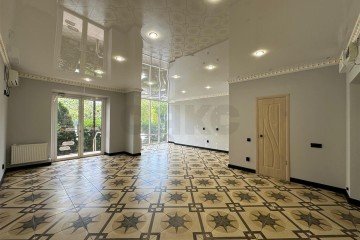 Фото №2: Торговое помещение 46 м² - Краснодар, мкр. жилой комплекс Севастопольский, ул. имени Жлобы, 141