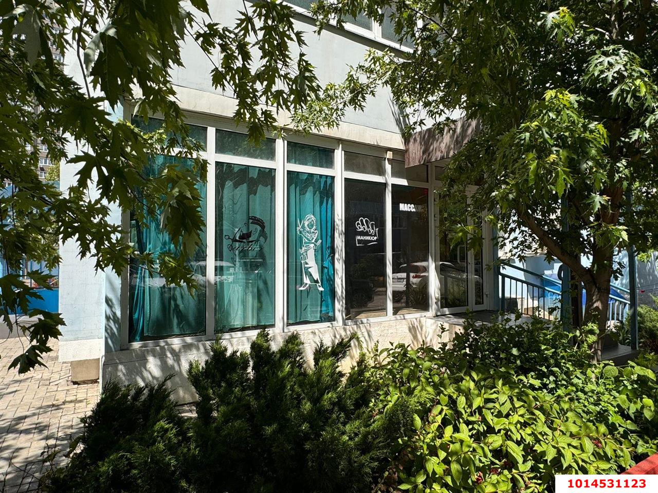 Фото №6: Торговое помещение 64 м² - Краснодар, жилой комплекс Три Кита, ул. Московская, 131к2
