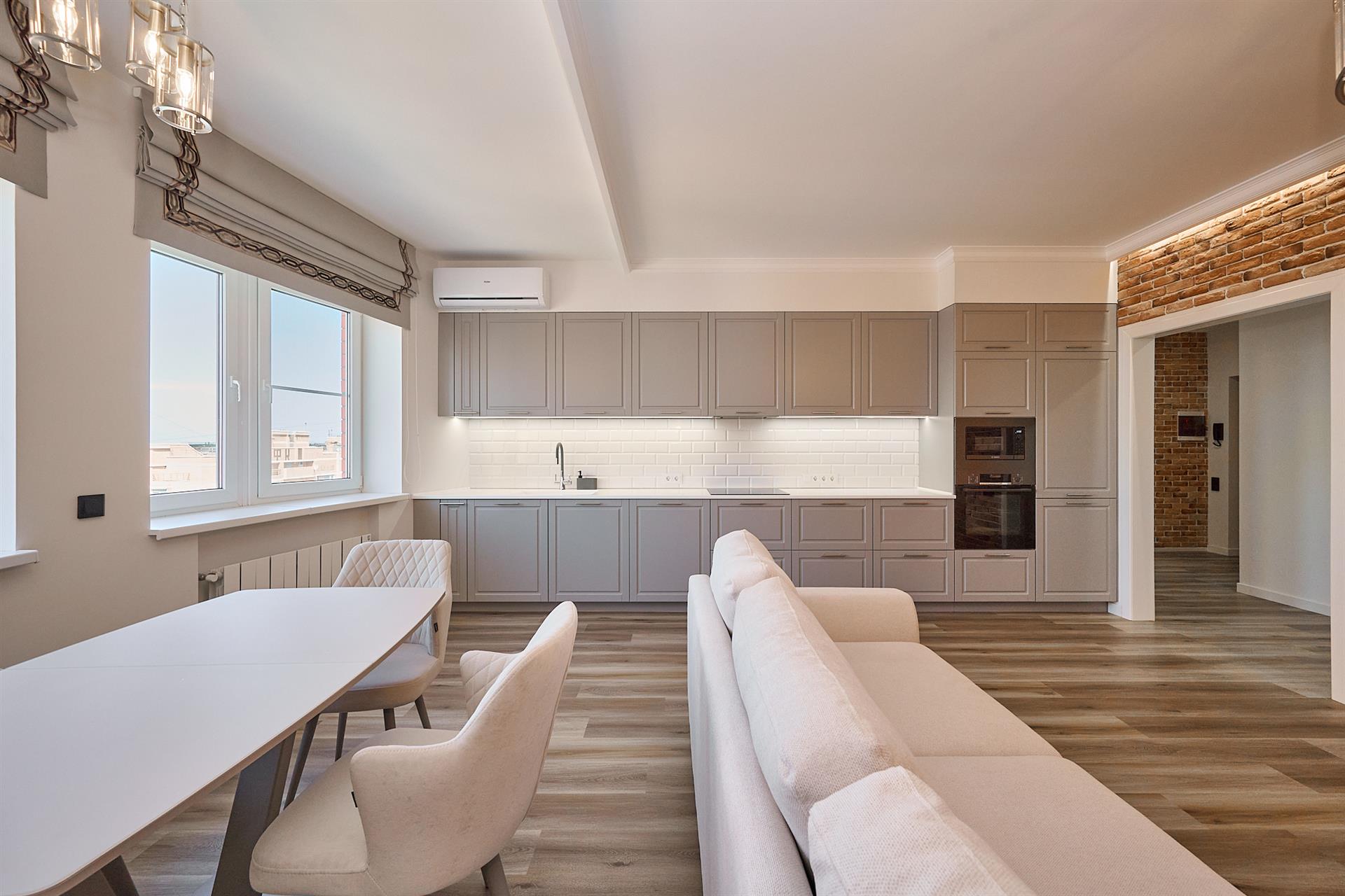 Фото №3: 2-комнатная квартира 81 м² - Краснодар, Прикубанский внутригородской округ, Фестивальный, Солнечный, мкр. жилой комплекс Янтарный 3, пр-кт Константина Образцова, 4к2