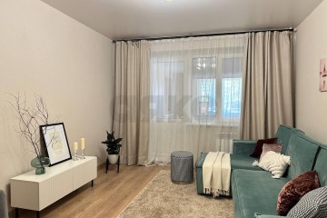 Фото №1: 4-комнатная квартира 109 м² - Краснодар, мкр. Краевая Клиническая Больница, ул. Черкасская, 49