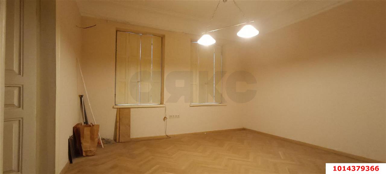 Фото №2: 4-комнатная квартира 56 м² - Краснодар, Западный внутригородской округ, ул. Красная, 65