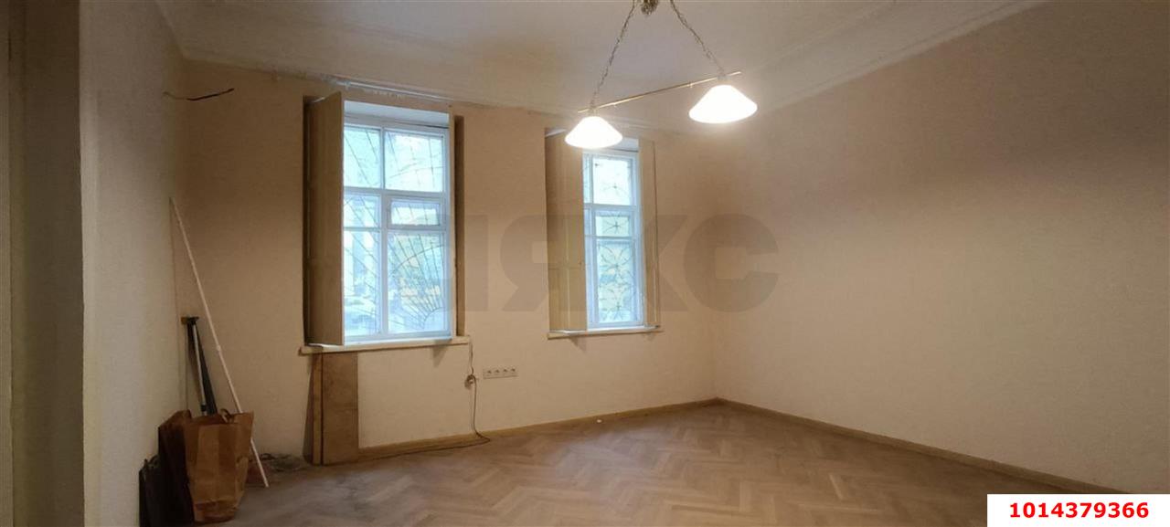 Фото №1: 4-комнатная квартира 56 м² - Краснодар, Западный внутригородской округ, ул. Красная, 65