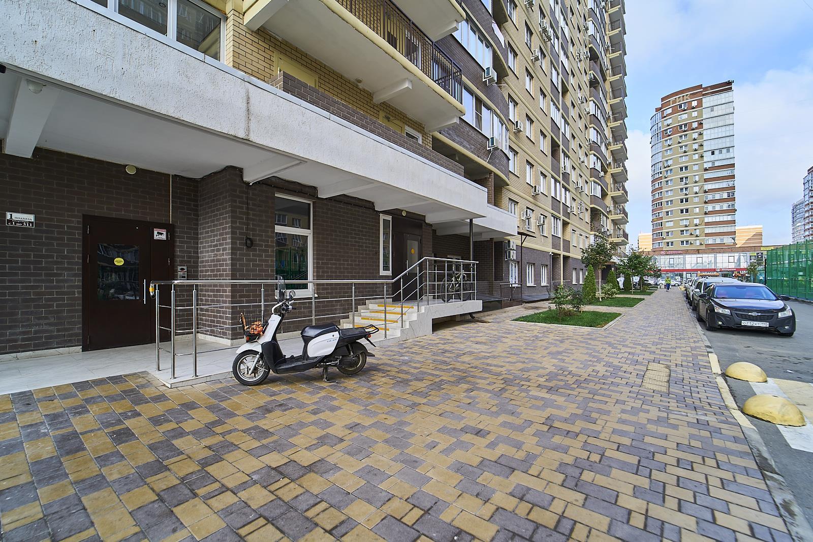 Фото №10: 1-комнатная квартира 40 м² - Краснодар, ЖК Лучший, Прикубанский внутригородской округ, жилой комплекс Лучший, имени Петра Метальникова, мкр. Завод Радиоизмерительных Приборов, ул. Петра Метальникова, 36