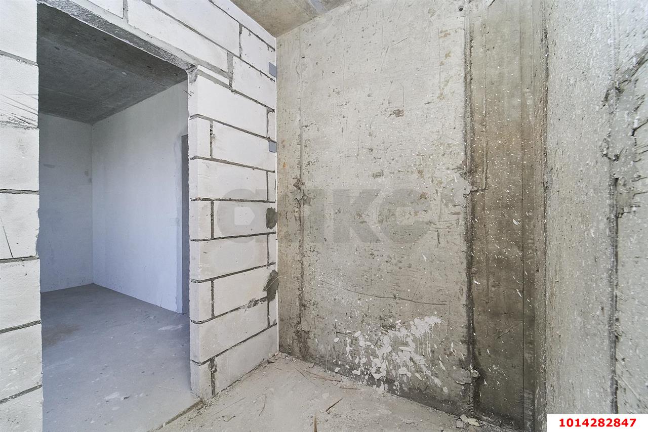 Фото №4: 2-комнатная квартира <span class="whitespace-nowrap">38 м²</span>, <span class="whitespace-nowrap">-1/5 эт.</span> - Знаменский, Карасунский внутригородской округ, мкр. жилой комплекс Первомайский, ул. Первомайская, 36/1