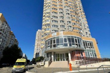 Фото №1: Торговое помещение 141 м² - Краснодар, мкр. Юбилейный, ул. Рождественская набережная, 2