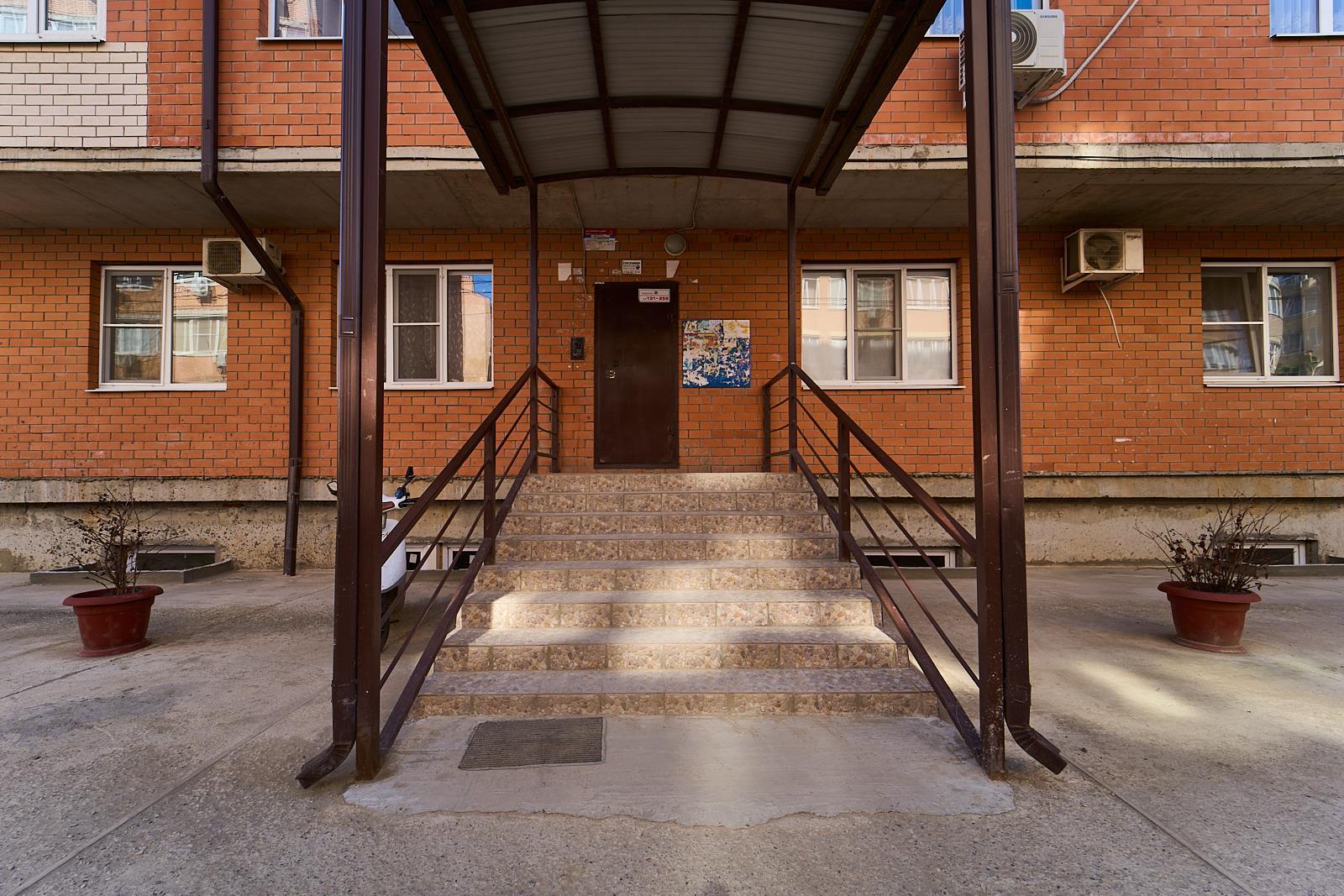 Фото №9: 2-комнатная квартира 46 м² - Краснодар, Прикубанский внутригородской округ, Завод Радиоизмерительных Приборов, мкр. Музыкальный, ул. Московская, 148к2