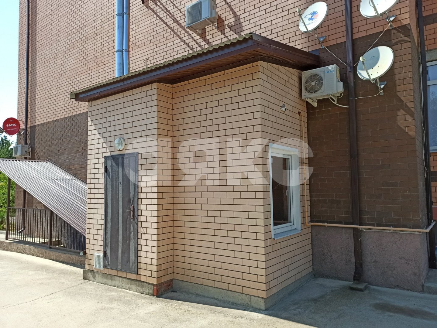 Фото №2: Коммерция 220 м² - Горячий Ключ, Администрация, ул. Пономаренко, 24В