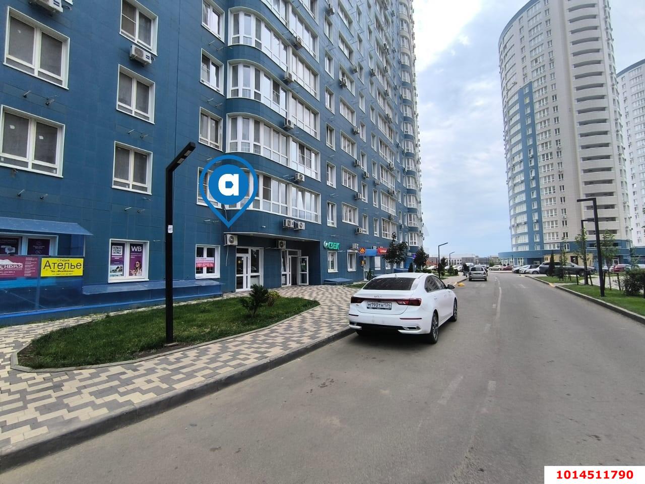 Фото №1: Торговое помещение 40 м² - Краснодар, жилой комплекс Фонтаны, ул. Старокубанская