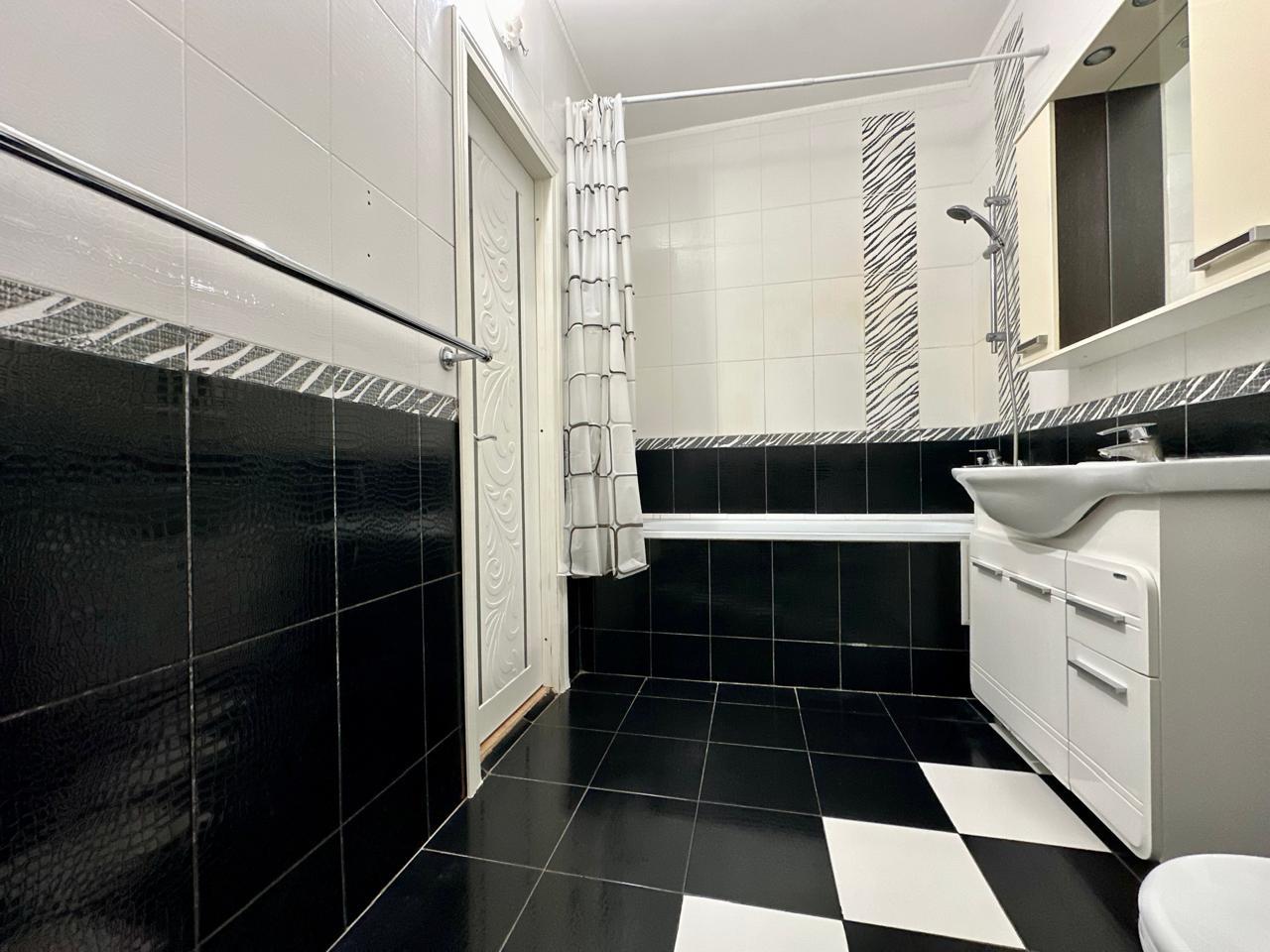 Фото №14: 3-комнатная квартира 122 м² - Краснодар, имени Маршала Жукова, мкр. Прикубанский внутригородской округ, ул. Александра Покрышкина, 4/10