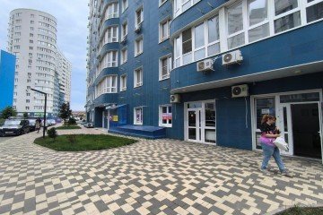 Фото №4: Торговое помещение 50 м² - Краснодар, мкр. жилой комплекс Фонтаны, ул. Старокубанская, 2/23к2