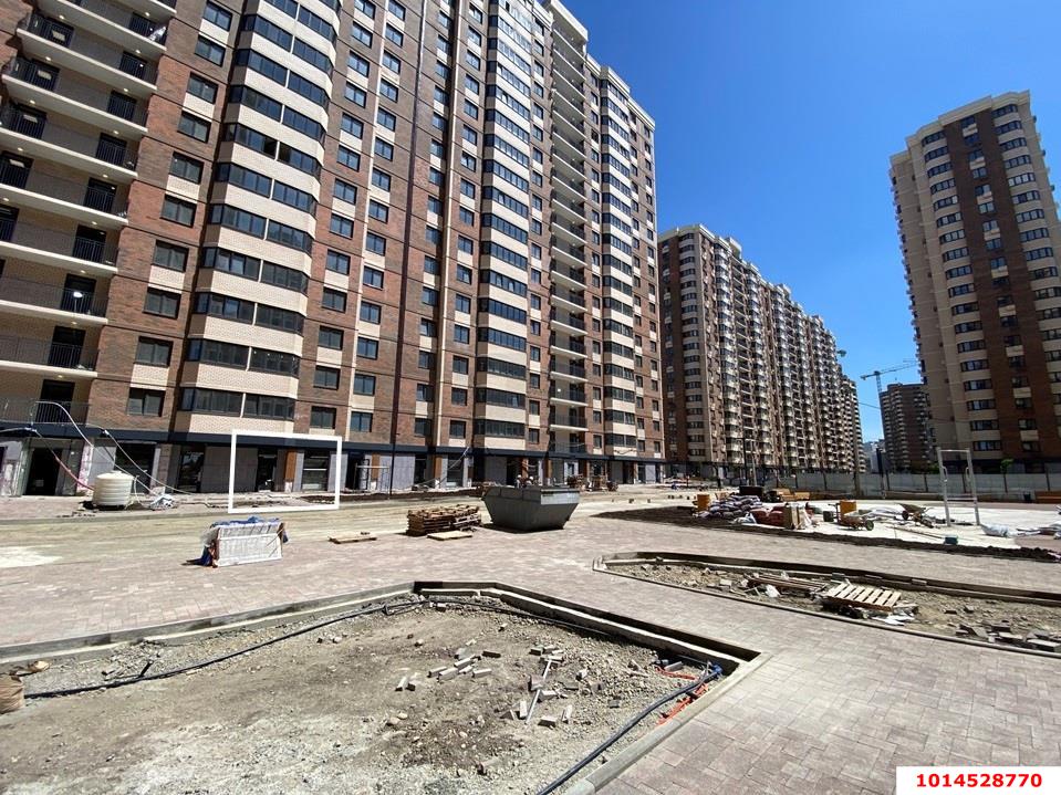 Фото №1: Торговое помещение 49 м² - Краснодар, жилой комплекс Лучший, ул. Ростовское шоссе, 30/6